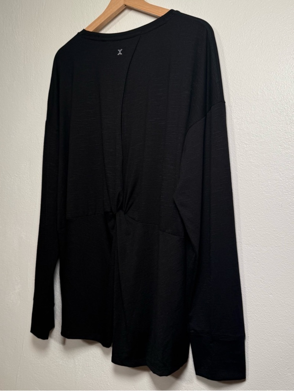Xersion Black Long Sleeve Women's Top Twist Back Detail Relaxed Fit Size XXL - Picture 9 of 14